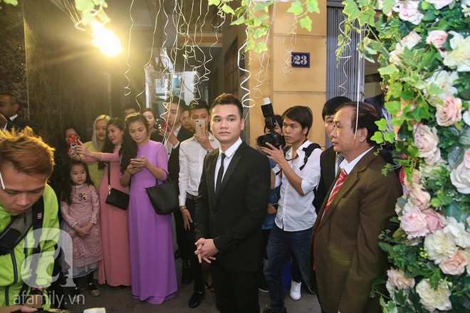 Khắc Việt cùng dàn trai đẹp showbiz mang lễ đến ăn hỏi bạn gái hotgirl - Ảnh 7.