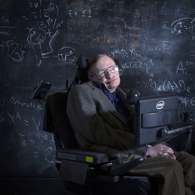 Stephen Hawking đã yên giấc nhưng cuộc đời của ông sẽ lấy nước mắt của bạn khi xem bộ phim đầy xúc động này - Ảnh 3.