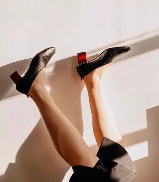 Ngoài Zara và H&M, các nàng công sở có thể tìm được những mẫu giày dép với đủ mọi giá tiền từ 6 thương hiệu này - Ảnh 6.