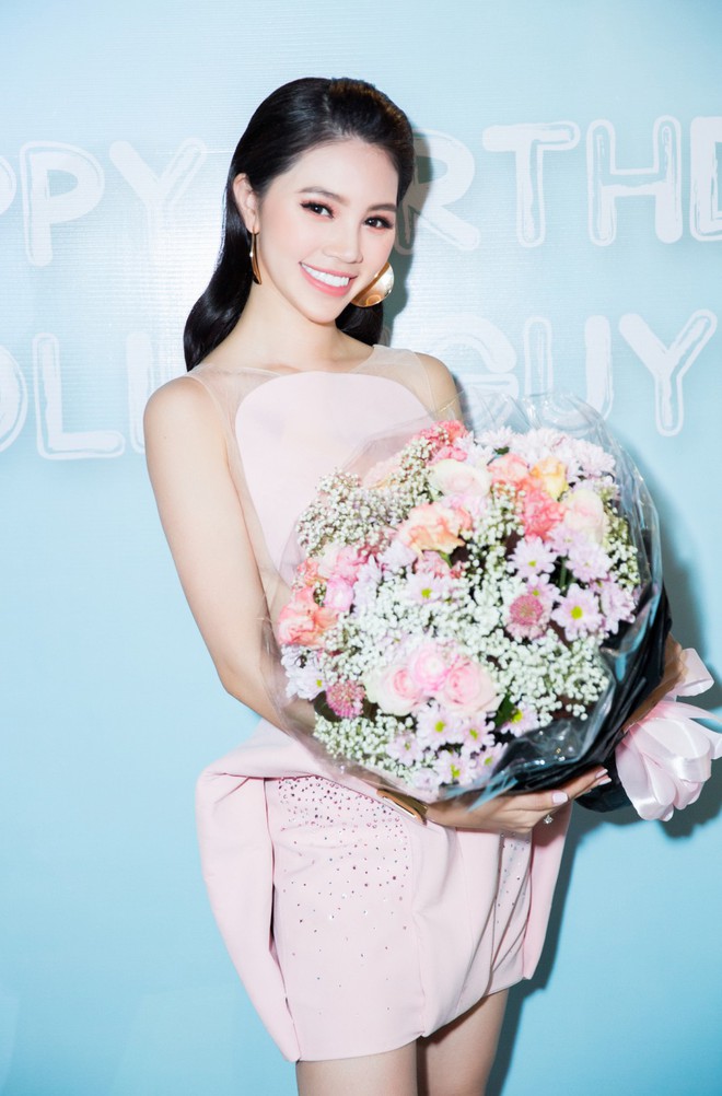 Kỳ Duyên sang chảnh đi dự sinh nhật Hoa hậu con nhà giàu Jolie Nguyễn - Ảnh 1.