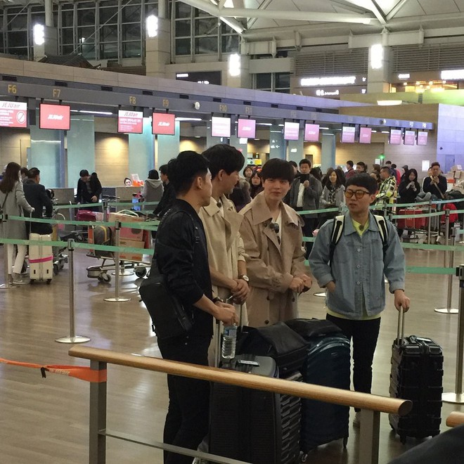 Ngộ Không Lee Seung Gi, Yook Sung Jae và dàn nghệ sĩ siêu hot đã ra sân bay Hàn, chuẩn bị đổ bộ Việt Nam vào tối nay - Ảnh 30.