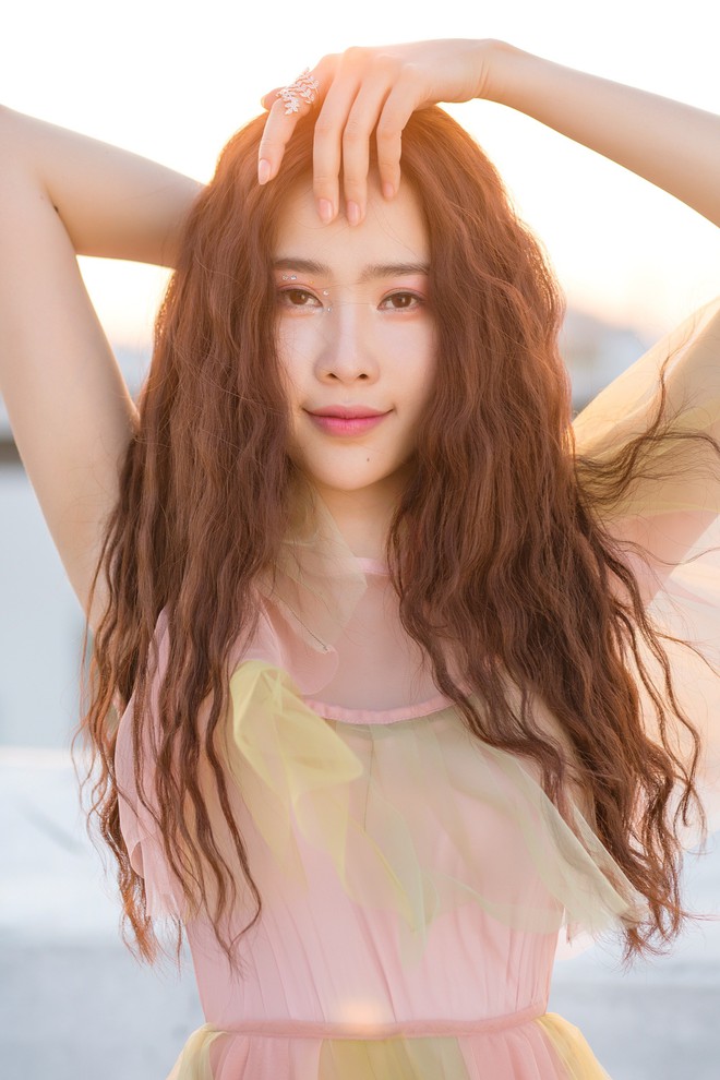 Bị đồn tự tạo scandal để PR MV, Nam Em bất cần đáp trả: Mọi người nghĩ thế thì tôi chấp nhận - Ảnh 5. Bị đồn tự tạo scandal để PR MV, Nam Em bất cần đáp trả: Mọi người nghĩ thế thì tôi chấp nhận - Ảnh 5.