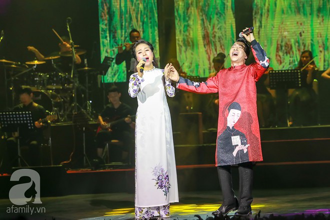 Không muốn cho vợ theo nghiệp ca hát, Việt Hoàn vẫn cưng chiều vợ như bà hoàng trên sân khấu - Ảnh 9.