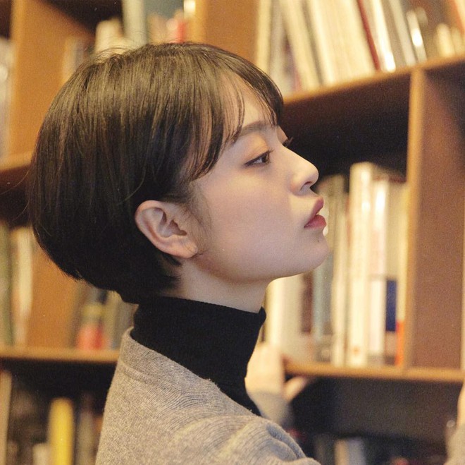 Loạt quý cô Hàn Quốc đã hack tuổi nhờ kiểu tóc tém mái lưa thưa này - Ảnh 8.