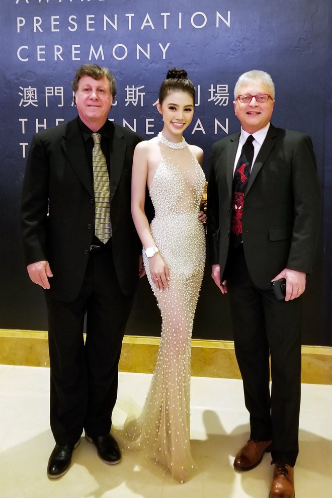 Hoa hậu con nhà giàu Jolie Nguyễn đọ sắc bên Cổ Thiên Lạc và dàn sao châu Á - Ảnh 7.