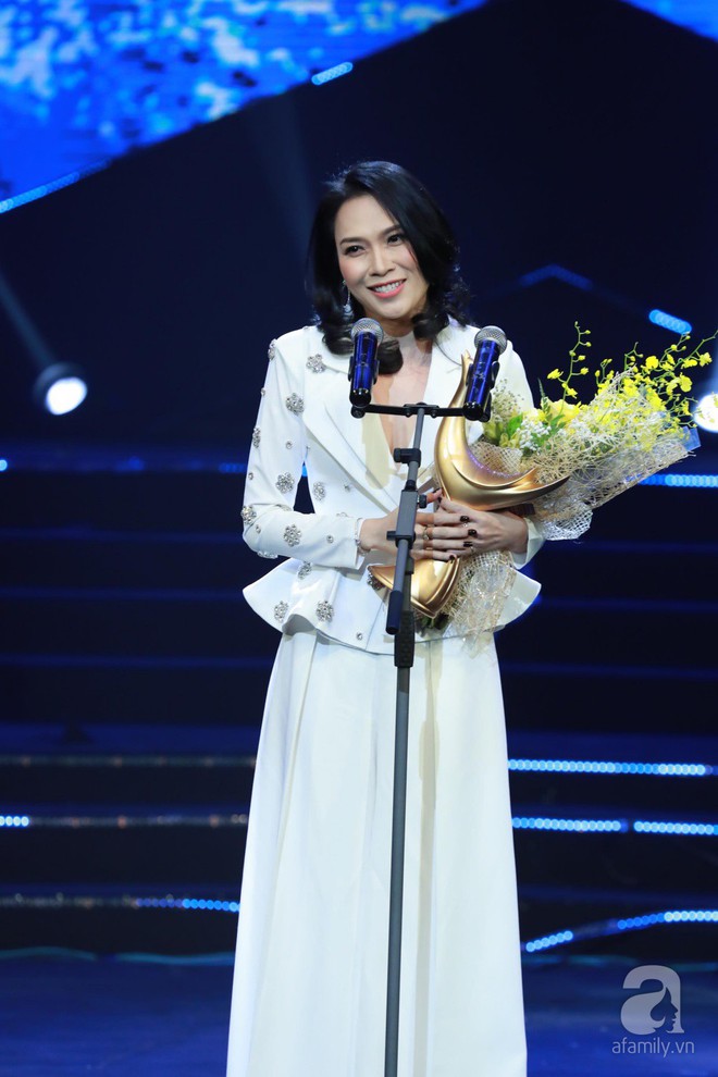 Mỹ Tâm - Dương Cầm thắng đậm ở Cống hiến, Hương Tràm vắng mặt dù được xướng tên - Ảnh 4. Mỹ Tâm - Dương Cầm thắng đậm ở Cống hiến, Hương Tràm vắng mặt dù được xướng tên - Ảnh 4.