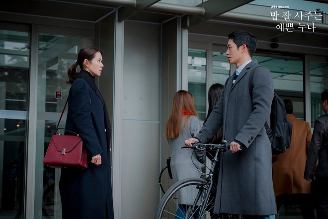 Son Ye Jin tuổi 36: Đẹp trường tồn từ thời Hương Mùa Hè, đến các nữ thần thế hệ mới cũng bị hất cẳng - Ảnh 12. Son Ye Jin tuổi 36: Đẹp trường tồn từ thời Hương Mùa Hè, đến các nữ thần thế hệ mới cũng bị hất cẳng - Ảnh 12.