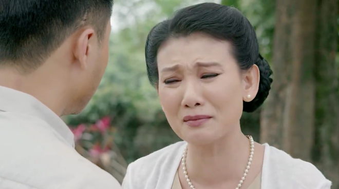Mỹ Uyên khóc lóc, đau khổ van nài con trai út đừng bỏ nhà ra đi - Ảnh 7. Mỹ Uyên khóc lóc, đau khổ van nài con trai út đừng bỏ nhà ra đi - Ảnh 7.