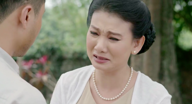 Mỹ Uyên khóc lóc, đau khổ van nài con trai út đừng bỏ nhà ra đi - Ảnh 6. Mỹ Uyên khóc lóc, đau khổ van nài con trai út đừng bỏ nhà ra đi - Ảnh 6.