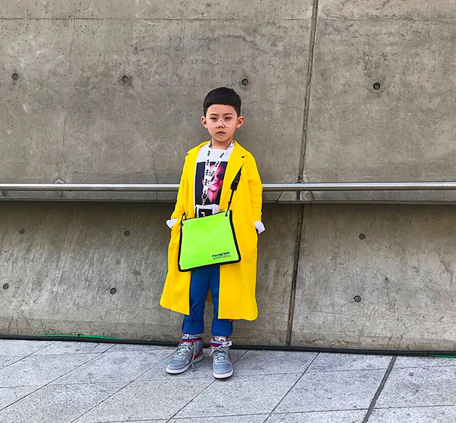 Đến hẹn lại lên, loạt nhóc tì khuấy đảo Tuần lễ Thời Trang Seoul 2018 với loạt street style cực chất cùng thần thái pose ảnh còn hơn cả người lớn - Ảnh 19.