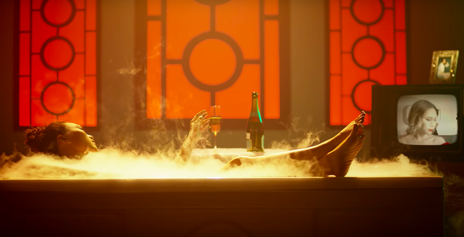 HOT: Mỹ Tâm bất ngờ tung MV mới với tạo hình geisha, vẫn giữ cảnh cởi áo khoe lưng trần từng hé lộ trong teaser - Ảnh 2. HOT: Mỹ Tâm bất ngờ tung MV mới với tạo hình geisha, vẫn giữ cảnh cởi áo khoe lưng trần từng hé lộ trong teaser - Ảnh 2.