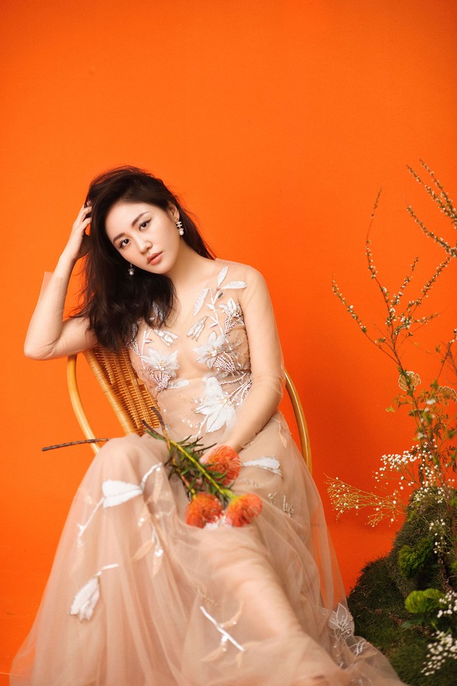 Văn Mai Hương táo bạo diện váy trong suốt, trải lòng chuyện tình đã qua bằng âm nhạc - Ảnh 6.
