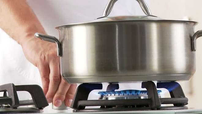 Với những mẹo này bạn tiết kiệm hơn 50% lượng gas nấu nướng, tiết kiệm được khối tiền - Ảnh 1.