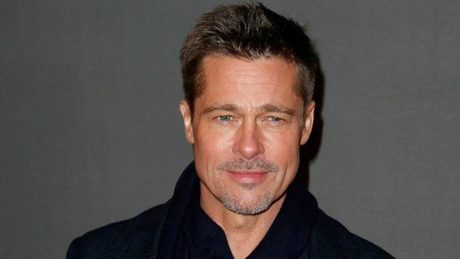 Angelina Jolie âm thầm gặp gỡ doanh nhân giàu có, Brad Pitt cũng đã vui vầy bên tình mới - Ảnh 2.