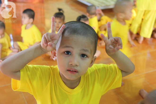 Tình hình hiện tại của bé não úng thủy Đức Lộc cùng với hơn 100 đứa trẻ bị bố mẹ bỏ rơi ở mái ấm Đức Quang - Ảnh 12. Tình hình hiện tại của bé não úng thủy Đức Lộc cùng với hơn 100 đứa trẻ bị bố mẹ bỏ rơi ở mái ấm Đức Quang - Ảnh 12.