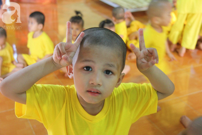 Tình hình hiện tại của bé não úng thủy Đức Lộc cùng với hơn 100 đứa trẻ bị bố mẹ bỏ rơi ở mái ấm Đức Quang - Ảnh 12.