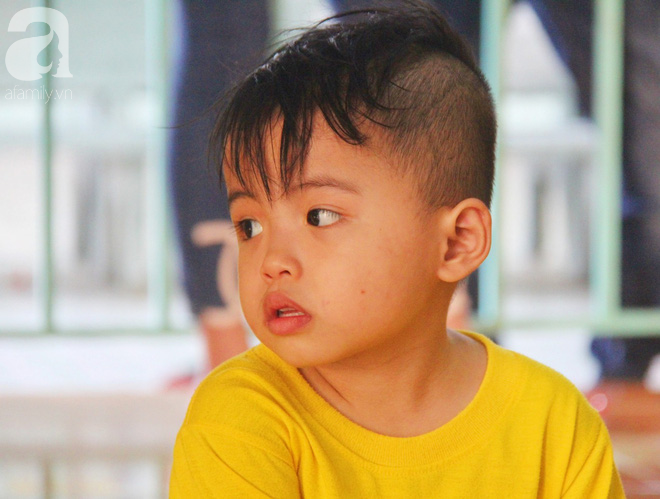 Tình hình hiện tại của bé não úng thủy Đức Lộc cùng với hơn 100 đứa trẻ bị bố mẹ bỏ rơi ở mái ấm Đức Quang - Ảnh 13. Tình hình hiện tại của bé não úng thủy Đức Lộc cùng với hơn 100 đứa trẻ bị bố mẹ bỏ rơi ở mái ấm Đức Quang - Ảnh 13.