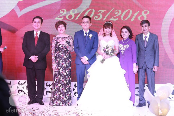 Vợ chồng Chí Trung rạng ngời hạnh phúc trong ngày cưới của con trai út - Ảnh 20.