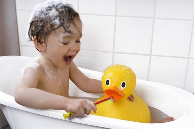 Các nhà khoa học tìm ra cả ổ vi khuẩn mang mầm bệnh trong vịt cao su - thứ mà trẻ nào cũng thích chơi khi tắm - Ảnh 5.