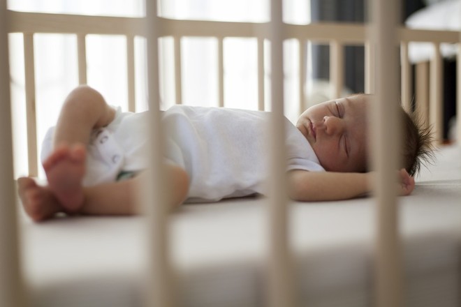 Đây là lý do vì sao đứa trẻ nào cũng thích ngủ trên vai mẹ - Ảnh 2.