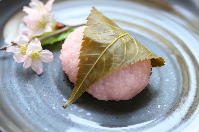 11 món ngon đẹp đến không nỡ ăn rất phổ biến trong mùa hoa anh đào Nhật Bản - Ảnh 6.