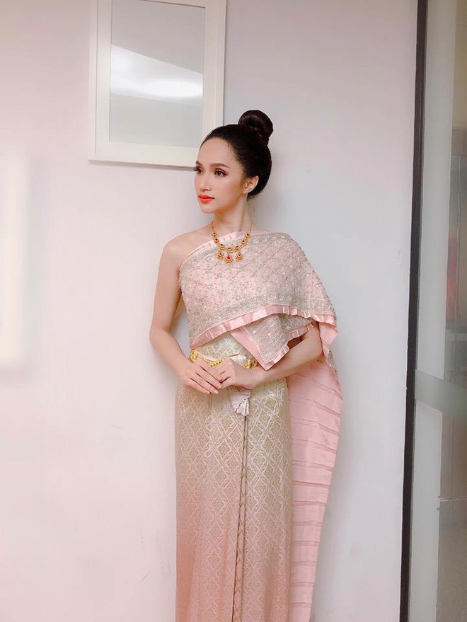 Hương Giang Idol tiết lộ sự thật khắc nghiệt: Nhịn đói, chỉ uống nước cho qua cơn thèm để giữ thân hình đẹp tại Miss International Queen 2018 - Ảnh 2.