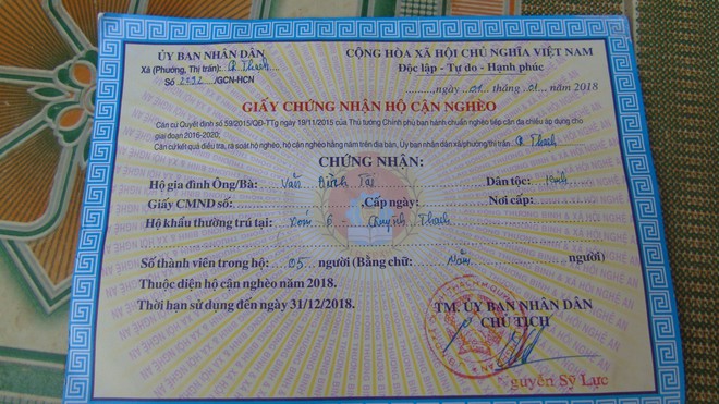 Chồng bị tai nạn nằm một chỗ, một mình vợ đi bốc gạch thuê nuôi 3 con thơ dại cùng cha mẹ chồng già yếu - Ảnh 5. Chồng bị tai nạn nằm một chỗ, một mình vợ đi bốc gạch thuê nuôi 3 con thơ dại cùng cha mẹ chồng già yếu - Ảnh 5.