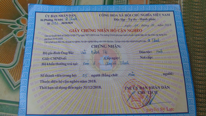 Chồng bị tai nạn nằm một chỗ, một mình vợ đi bốc gạch thuê nuôi 3 con thơ dại cùng cha mẹ chồng già yếu - Ảnh 5.