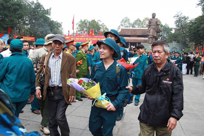 Những h&igrave;nh ảnh x&uacute;c động tại lễ giao nhận qu&acirc;n 2018 tại Thủ đ&ocirc; - Ảnh 9.
