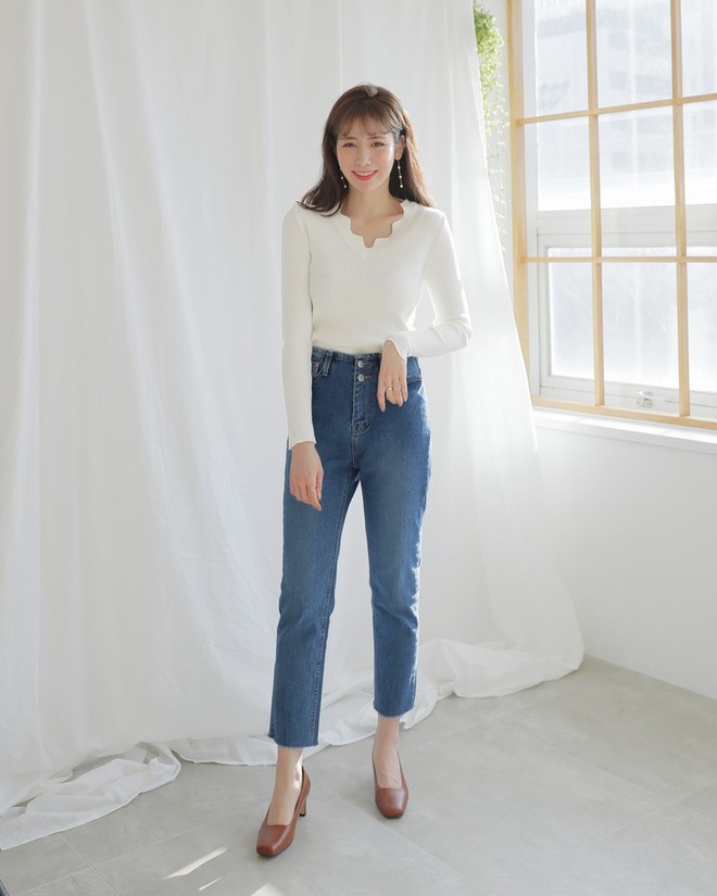 Không phải kiểu bó chít ống côn, xu hướng quần jeans 2018 thoải mái hơn với kiểu ống suông, ống vẩy - Ảnh 2.