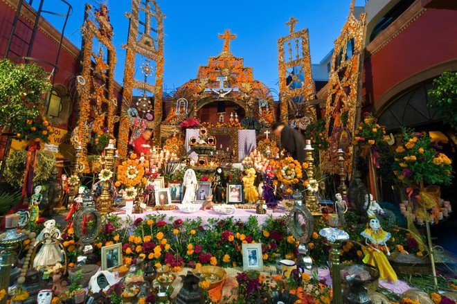 10 điều đặc biệt về Lễ hội người chết náo nhiệt ở Mexico: Khung cảnh quen thuộc trong bộ phim hoạt hình xuất sắc Coco - Ảnh 3.