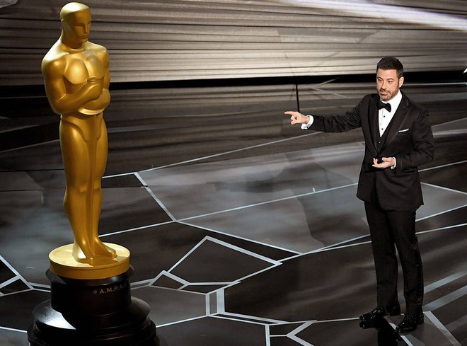 Hậu lễ trao giải Oscar 2018, người ta vẫn thích thú với những lời bông đùa dí dỏm của danh hài Jimmy Kimmel - Ảnh 2.
