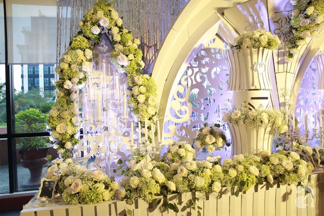 Chú rể Khắc Việt hạnh phúc hôn đắm đuối cô dâu xinh đẹp trong lễ cưới hoành tráng tại Hà Nội - Ảnh 5.