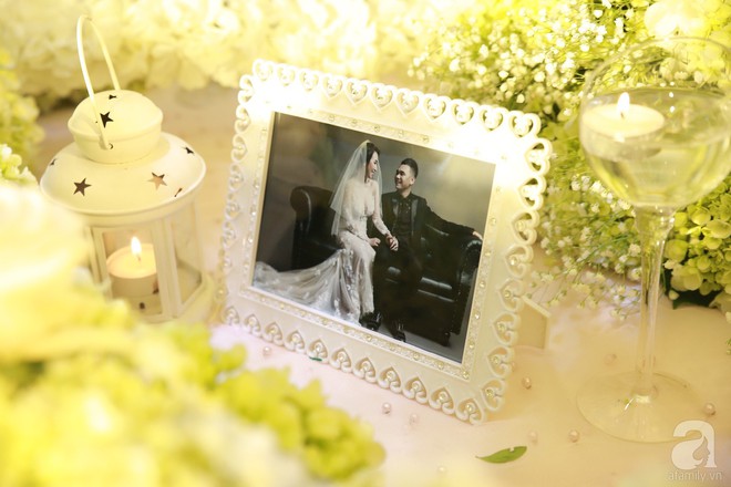 Chú rể Khắc Việt hạnh phúc hôn đắm đuối cô dâu xinh đẹp trong lễ cưới hoành tráng tại Hà Nội - Ảnh 4.