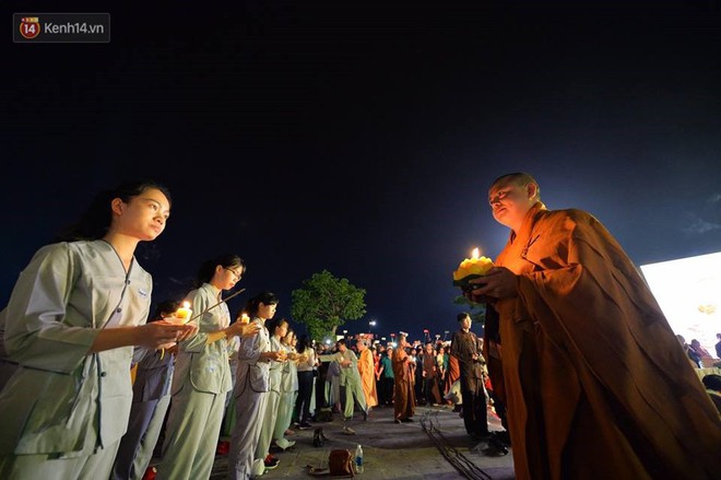 Tam Đảo ùn tắc nghiêm trọng sau lễ hội hoa đăng Tây Thiên: Phật tử, du khách chôn chân ngoài đường - Ảnh 6.