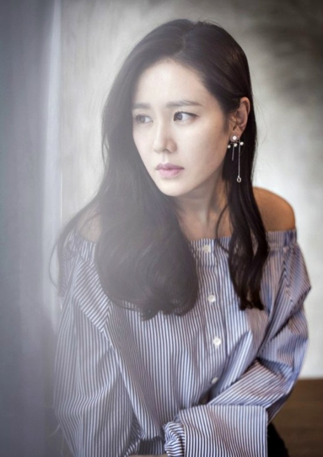 Chị đẹp Son Ye Jin: Mỹ nhân vạn người mê, 36 năm vẫn lẻ bóng và tin đồn yêu đương đồng tính với chân dài SNSD - Ảnh 10.