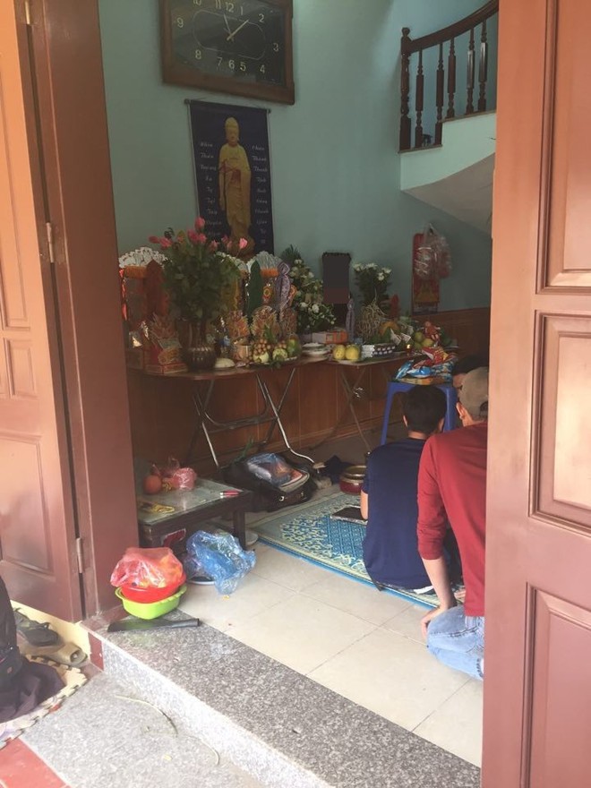 Vụ xe điên gây tai nạn thương tâm ở Hà Nội: Mẹ gãy chân nằm viện không hay biết con gái 7 tuổi đã mất - Ảnh 3.