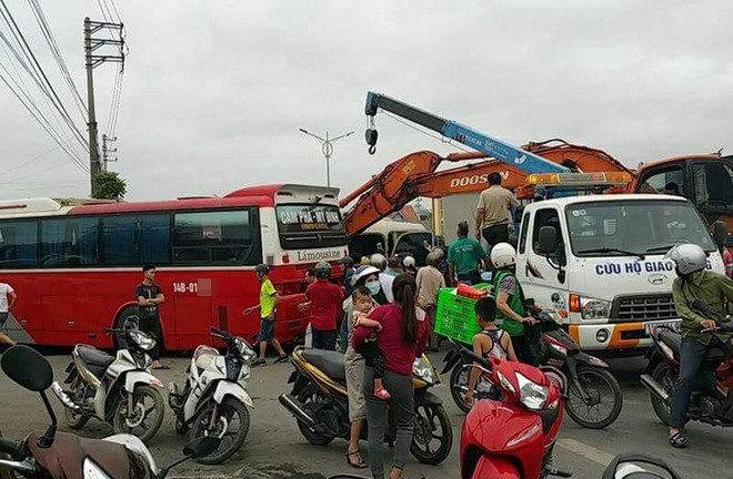 Quảng Ninh: 2 xe khách va chạm khiến nhiều người bị thương - Ảnh 2.