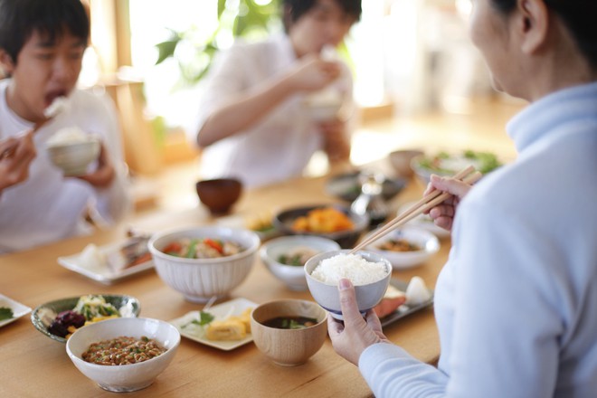 “Ai cũng được ăn món mình thích” – bí quyết thần kì giúp con hết kén ăn của mẹ Nhật - Ảnh 1.
