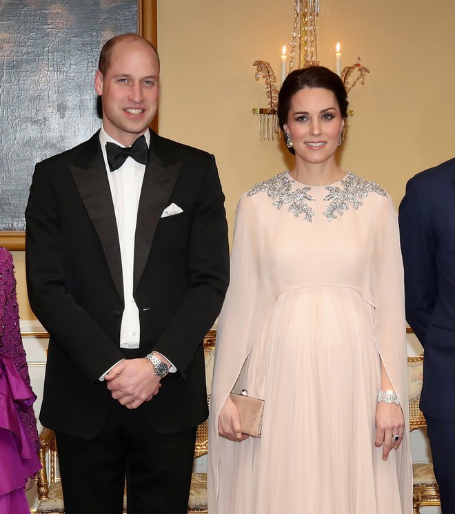 Chênh nhau có 1 tuổi mà khi đụng hàng, Phạm Băng Băng và Kate Middleton lại khác nhau quá đỗi - Ảnh 1.