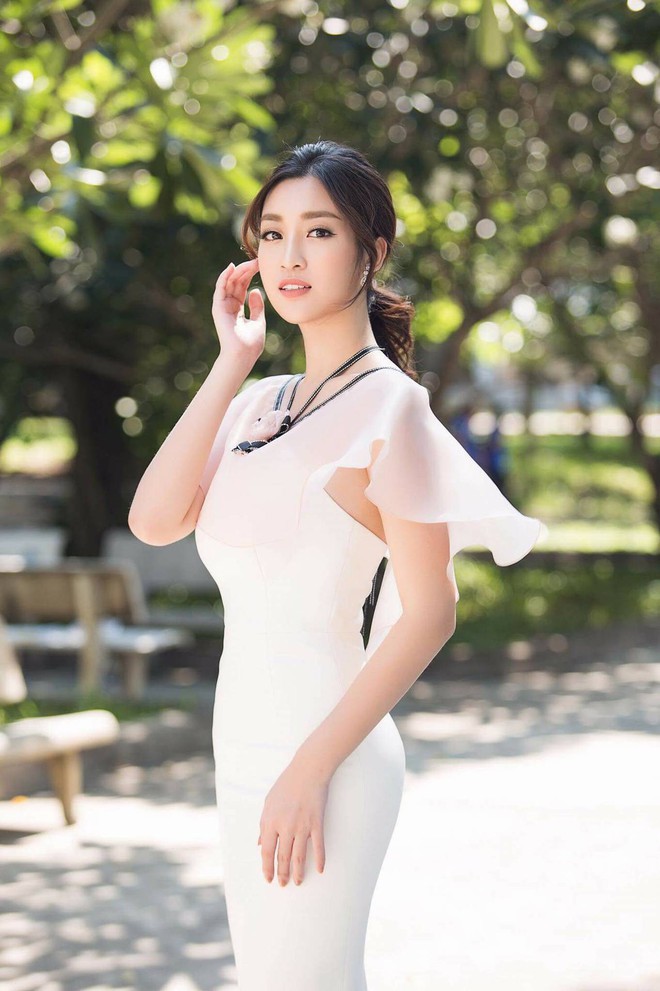 Soi nhất cử nhất động của sao Việt (17/4) - Ảnh 11.
