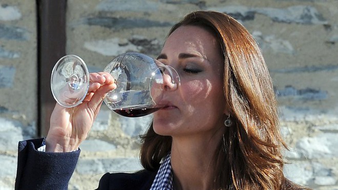 Hé lộ chế độ ăn uống của công nương Kate Middleton - vợ hoàng tử William - Ảnh 6.