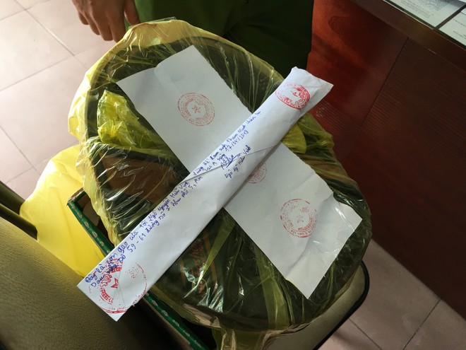 TP.HCM: Thấy bạn gái bị vuốt má, nam thanh niên ghen tuông ra tay đâm chết người ngay quán cà phê - Ảnh 2. TP.HCM: Thấy bạn gái bị vuốt má, nam thanh niên ghen tuông ra tay đâm chết người ngay quán cà phê - Ảnh 2.