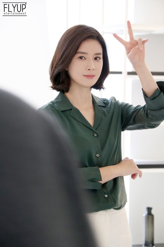 Lee Bo Young: Hành trình 10 năm vất vả của Hoa hậu Hàn Quốc để có được sự nghiệp sáng chói, tổ ấm hạnh phúc và cả nhan sắc tường thành đáng ghen tị - Ảnh 10.