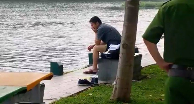 Hà Nội: Tìm thấy thi thể hai hai thanh niên sau khi thuê thuyền ra hồ Bảy Mẫu rồi mất tích - Ảnh 1. Hà Nội: Tìm thấy thi thể hai hai thanh niên sau khi thuê thuyền ra hồ Bảy Mẫu rồi mất tích - Ảnh 1.