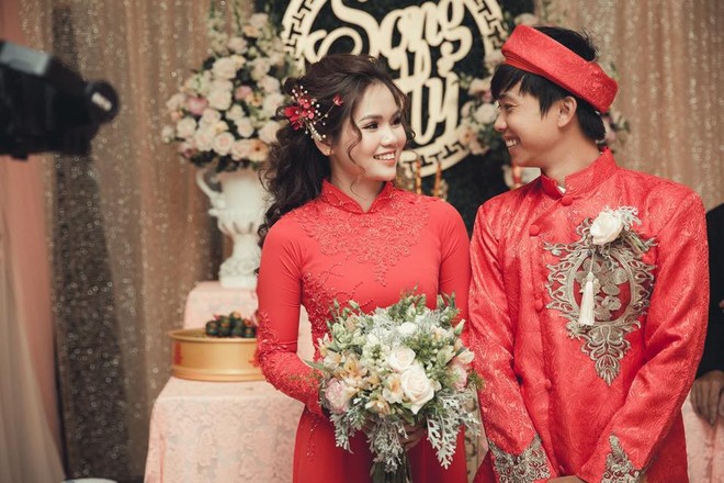 Nổi tiếng vì clip chia tay bố đẻ trong đám cưới, cô gái Sài Gòn tiết lộ chuyện hậu trường cảm động “còn mỗi ba lủi thủi ở nhà” - Ảnh 5.