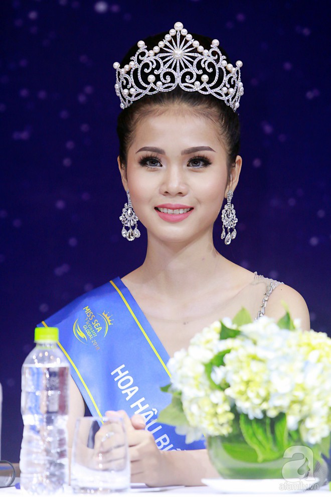 Tân Hoa hậu Biển Việt Nam toàn cầu 2018 Kim Ngọc: Bằng tốt nghiệp cấp 3 của tôi là minh bạch - Ảnh 2.