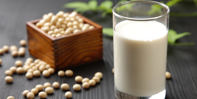 Mixing raw eggs with soy milk, the girl makes the whole family go from surprise to surprise - Photo 1.