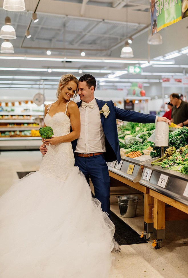 Cặp đôi vào tận siêu thị để chụp ảnh cưới, tưởng kỳ quái nhưng đằng sau đó là một câu chuyện tình tuyệt đẹp - Ảnh 6.