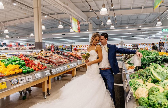 Cặp đôi vào tận siêu thị để chụp ảnh cưới, tưởng kỳ quái nhưng đằng sau đó là một câu chuyện tình tuyệt đẹp - Ảnh 5.